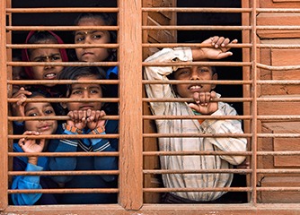 সবার জন্য হাসি—মানবিক সহায়তা